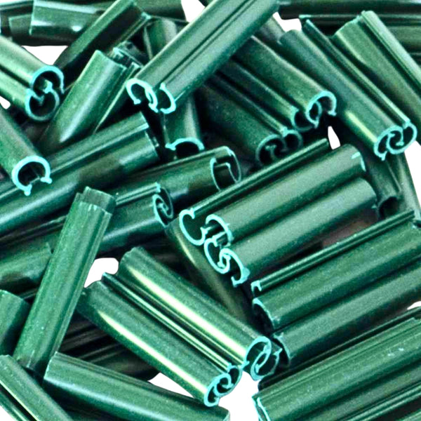 CLIPS DE FIXATION KIT OCCULTANT PVC (3) & CLIPS DE FIXATION KIT OCCULTANT PVC VERT (1)